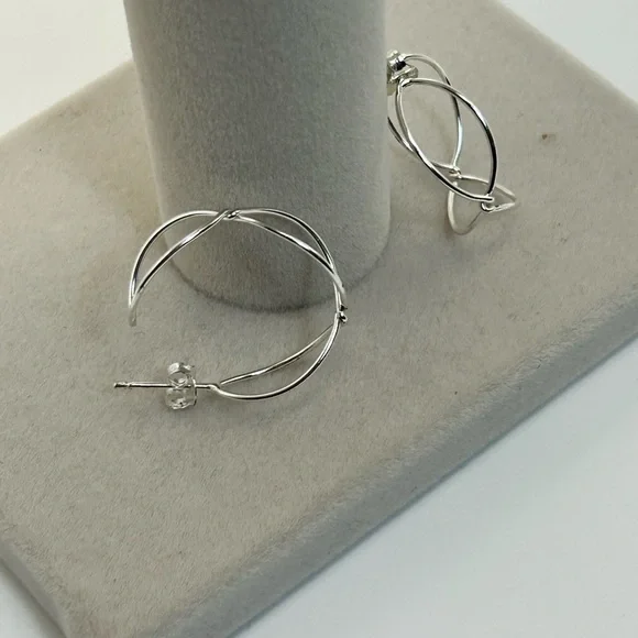 Sterling Silver Twisted Hoop Earrings Posts Stamped 925 Dainty 1" - Picture 8 of 9